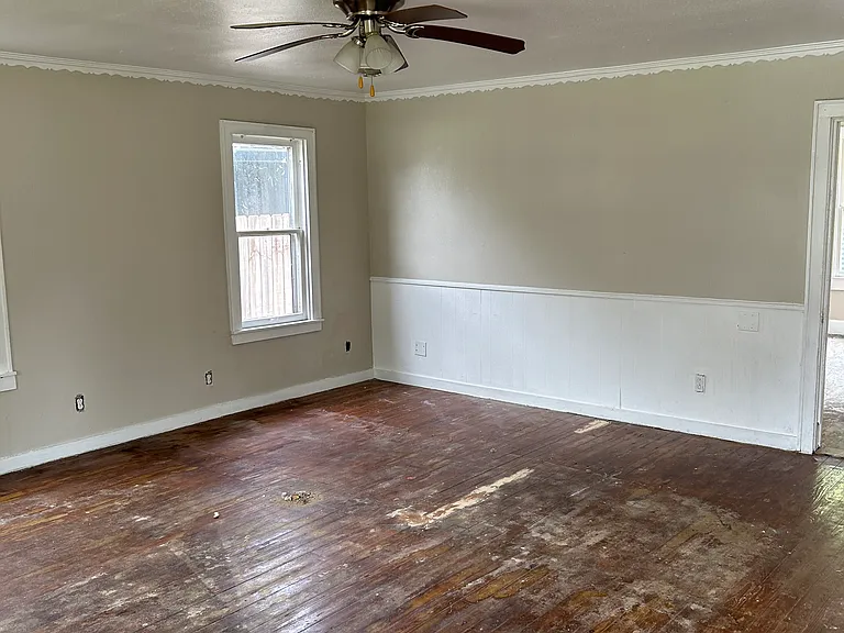 707 Lewis St — Photo 8