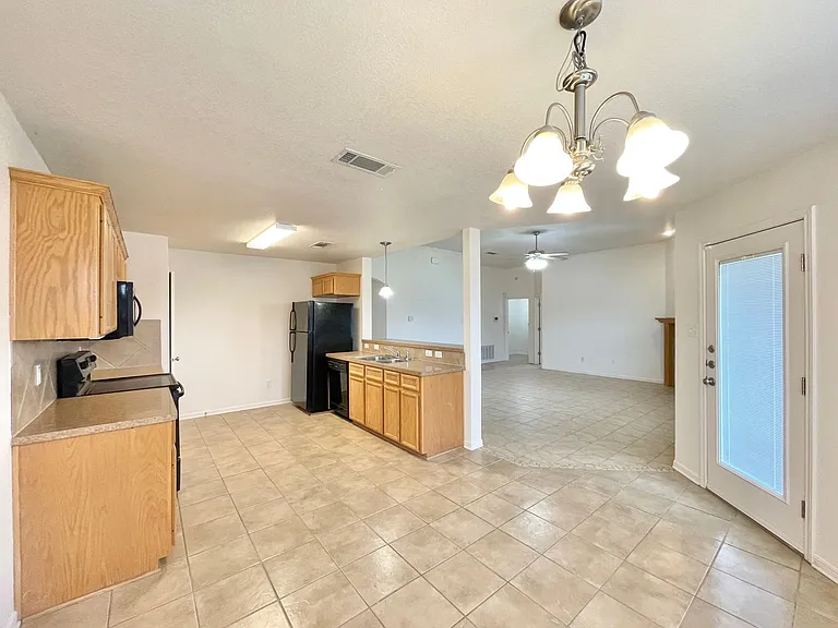 3709 Salt Fork Dr — Photo 7