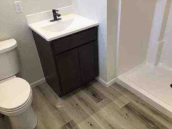 4th image of 601 6th Ave E