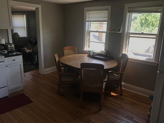 4th image of 868 Margaret St Unit 3