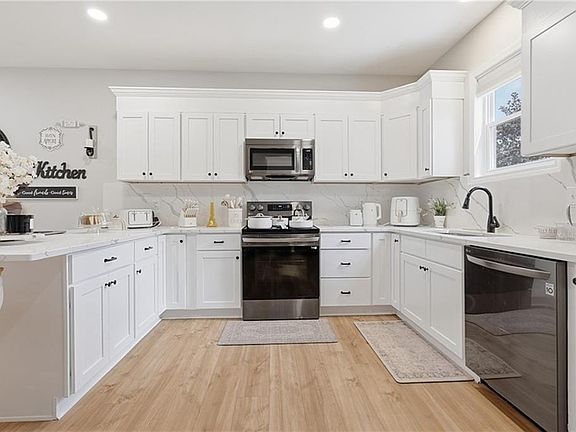 3rd image of 58 Willard St