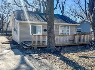 3935 E Hickory St, Decatur, IL 62526