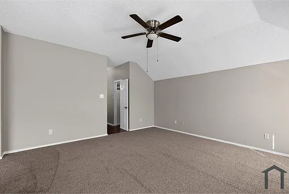 2313 Valley Falls Ave — Photo 32