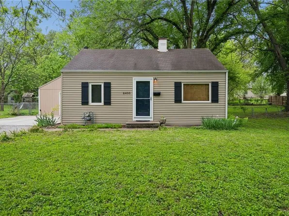 8400 Greenwood Rd, Raytown, MO 64138