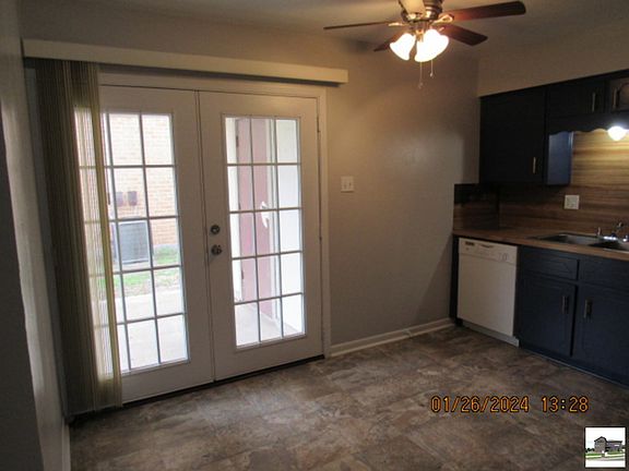 5th image of 2102 Hunt Dr #A