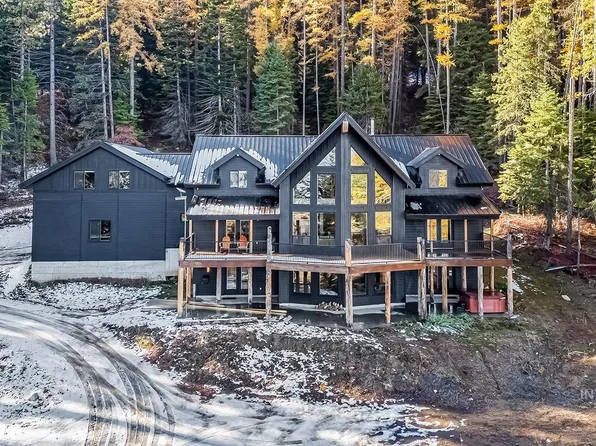 1505 Bear Rock Trl, Cascade, ID 83611