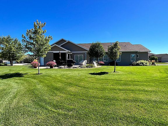 5th image of 561 Willow Bend Cir