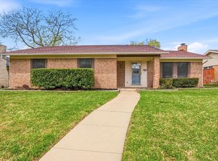 960 Meadowcove Cir, Garland, TX 75043