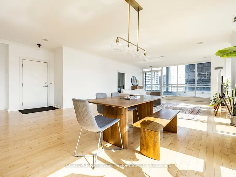 250 Wellington St W #Penthouse 40 — Photo 5