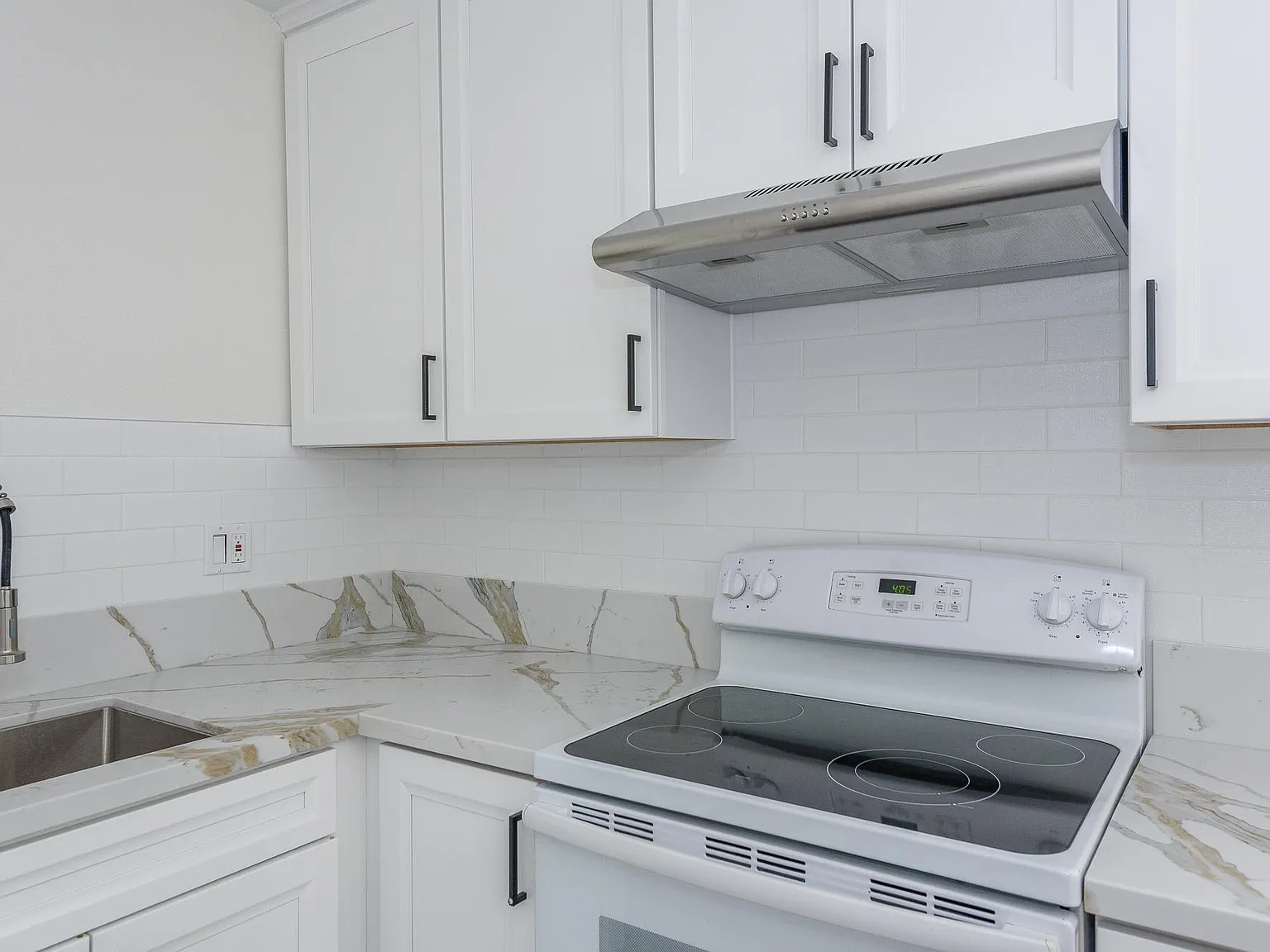 2 bed, 938 sqft, $2,800 — Photo 2