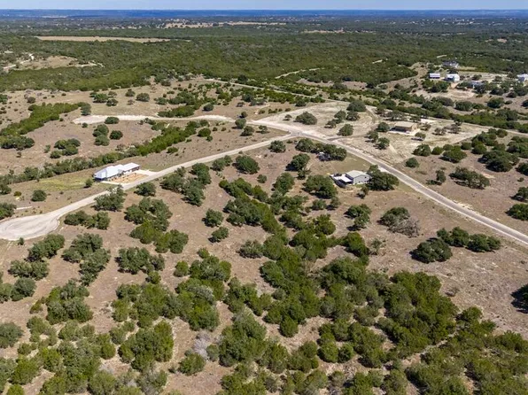 17 Pitre Springs Rd, Kerrville, TX 78028