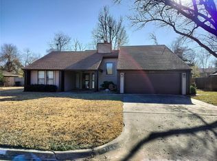 3101 Oak Ridge Rd, Enid, OK 73703