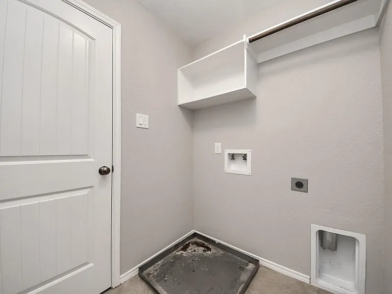 16130 Beachside Pl — Photo 32