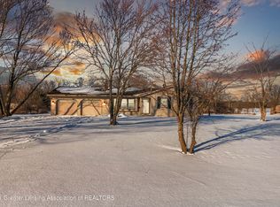 8064 Carlisle Hwy, Vermontville, MI 49096