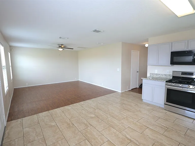 3203 Becker Glen St — Photo 7