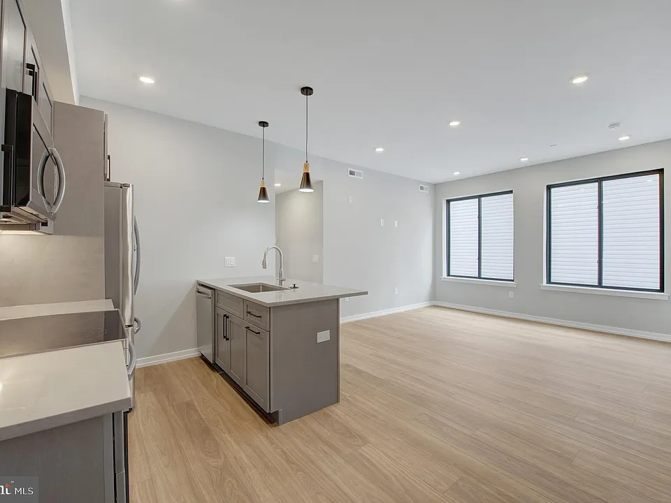 1205 S 15th St #3D