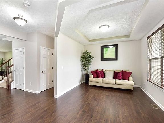 2nd image of 12681 Edgeview Ln