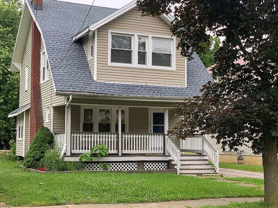 1st image of 328 Fernwood Dr