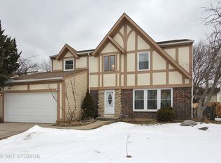 1104 Devonshire Rd, Buffalo Grove, IL 60089