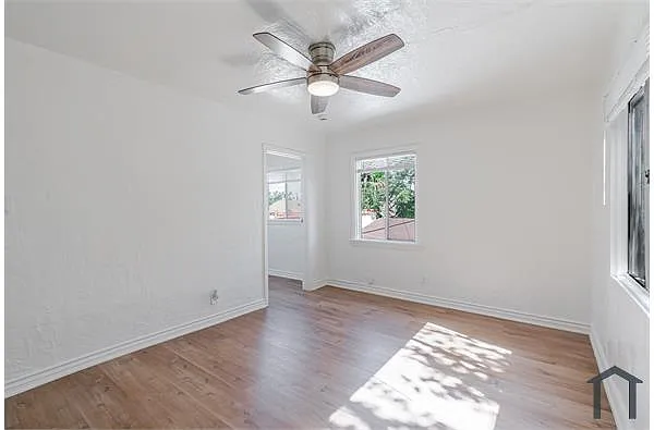 Building Photo - 866 W 64th St