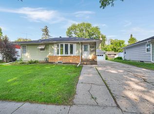 2113 7th St N, Fargo, ND 58102