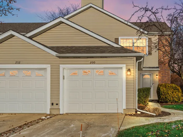 200 Summertree Dr, Chesterton, IN 46304