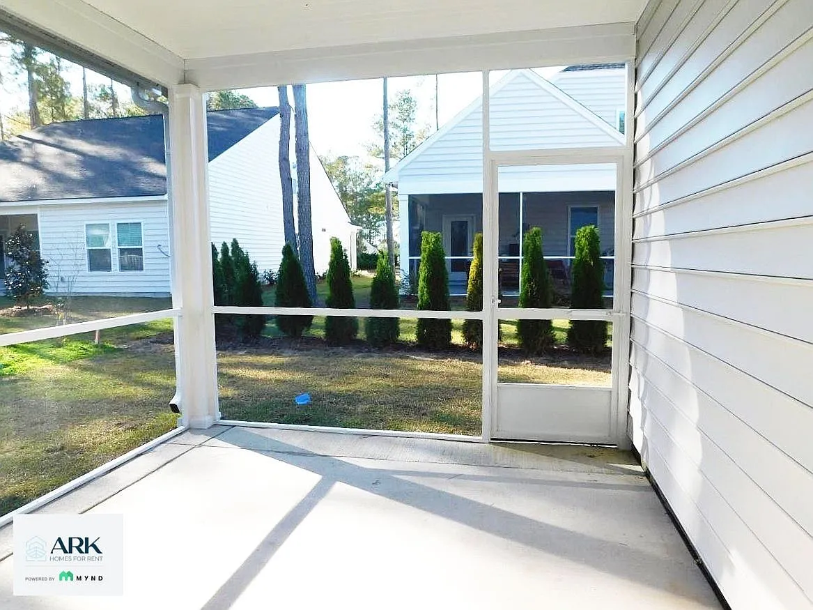 3 bed, 2.0 bath, 1430 sqft, $1,915 — Photo 4