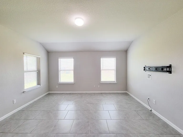 29614 Breakwater Dr — Photo 28