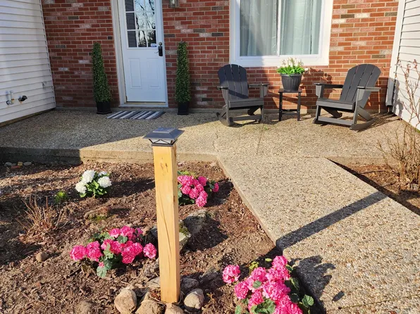 21 Garrison Dr #1, Bedford, NH 03110