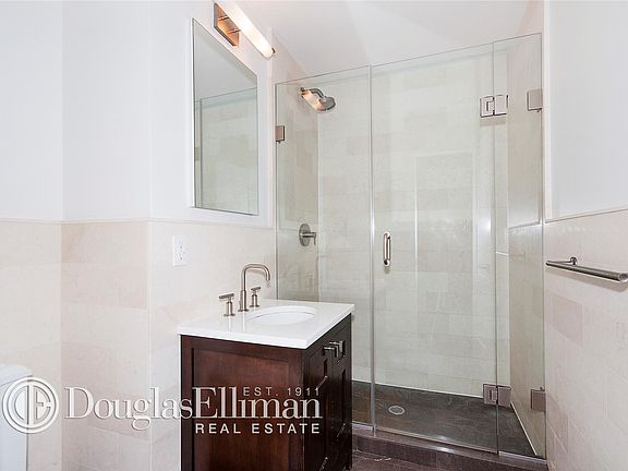 5th image of 17 Orchard St APT 6