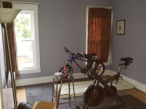 4th image of 819 Forest Ave #2
