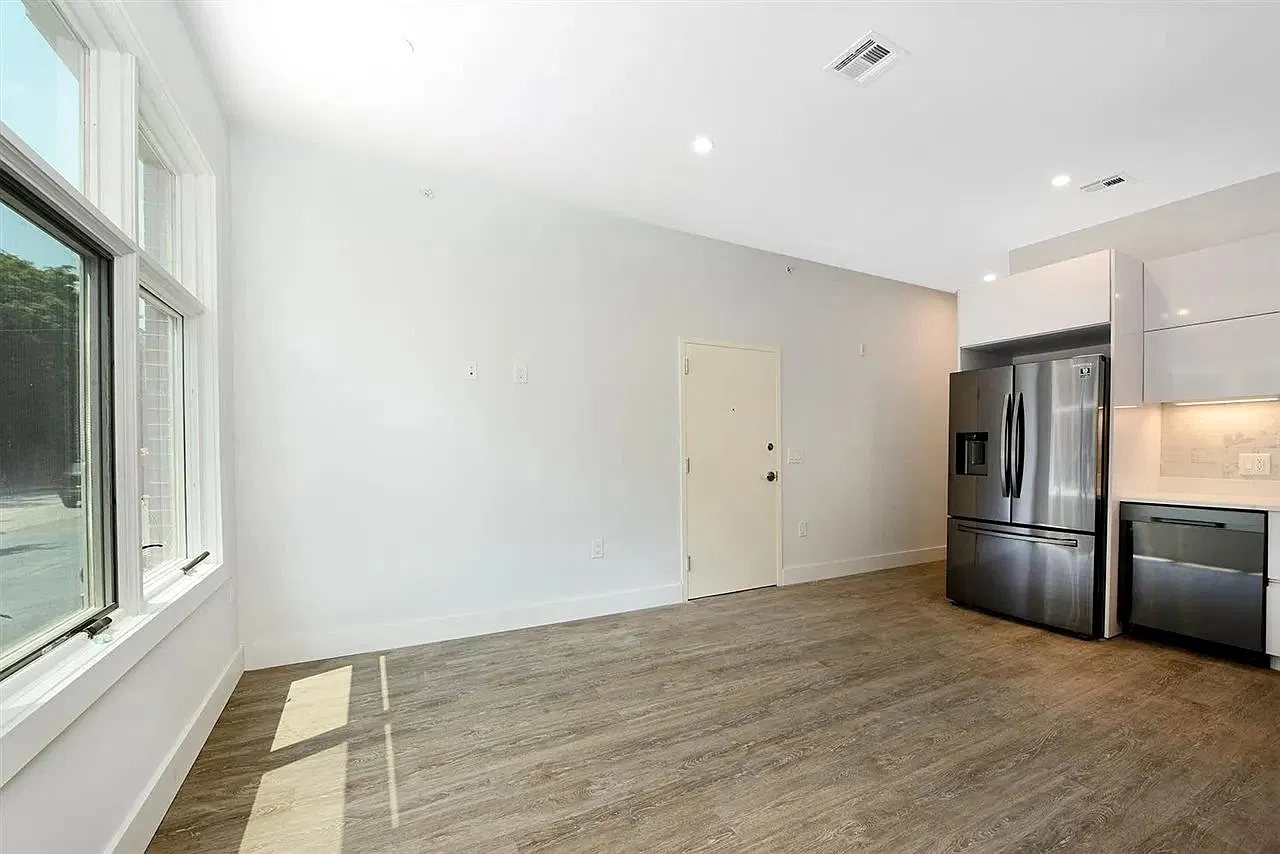 1 bed, 595 sqft, $3,150 — Photo 2