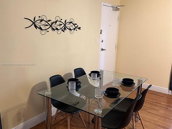 3rd image of 1219 Meridian Ave APT 2