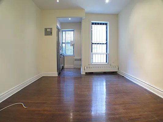 Rented by Glasser Realty LLC | media 6