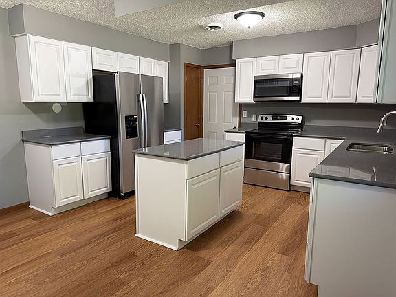 2nd image of 608 Moen St