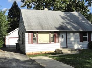 1315 Turnbull Dr, Round Lake Beach, IL 60073