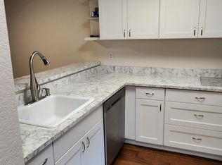 260 Newport Way NW APT 20, Issaquah, WA 98027