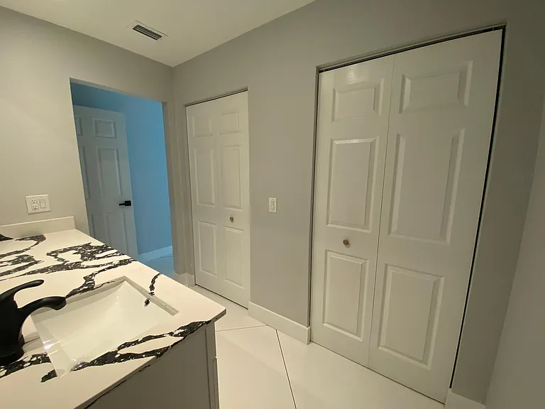 2032 Gregory Dr — Photo 11