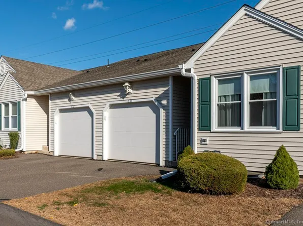 653 Ledgeview Court #653, Southington, CT 06489