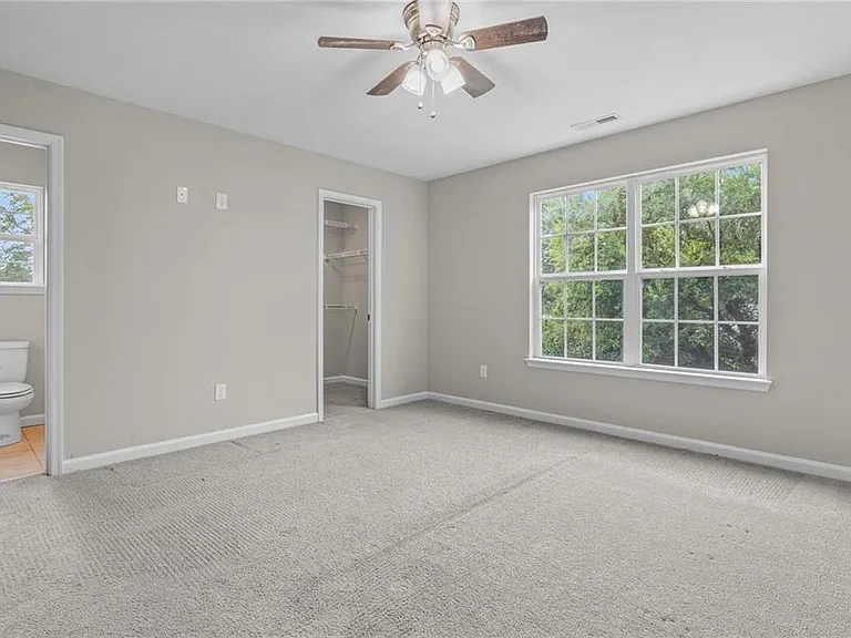 920 Douglas Ave — Photo 12
