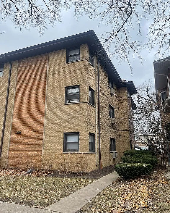 1041 S Oak Park Ave #1E