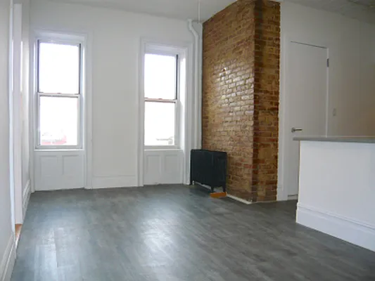 Rented by Veracity NYC LLC | media 29