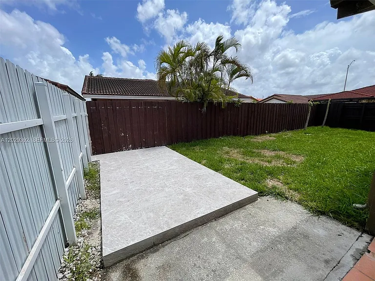 1727 SW 136th Pl — Photo 16