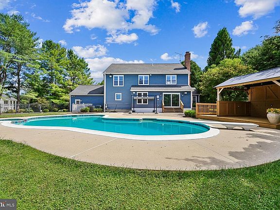 3rd image of 21704 Stableview Dr