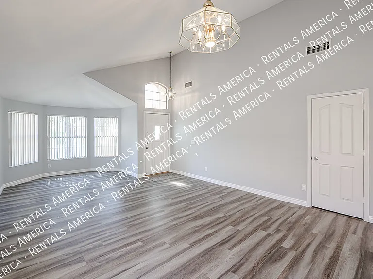 3930 E Harvard Ave — Photo 6