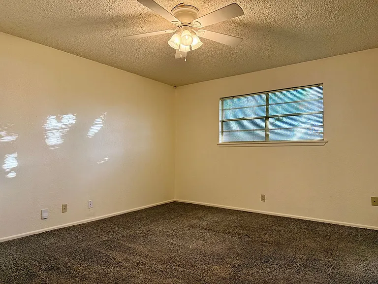 2213 Culver Dr — Photo 14