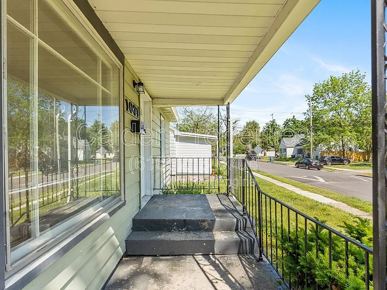 1031 Merrifield St SE — Photo 37
