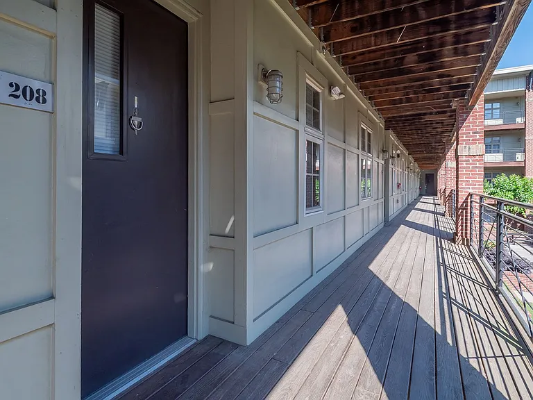 1101 W 1st St #208 — Photo 7
