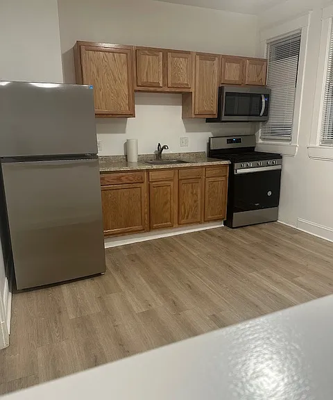 2700 Roslyn Ave #5 — Photo 4