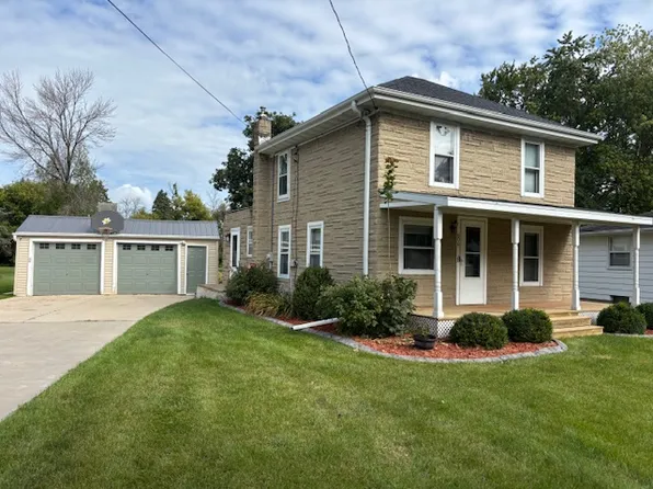 806 Main St, Wrightstown, WI 54180